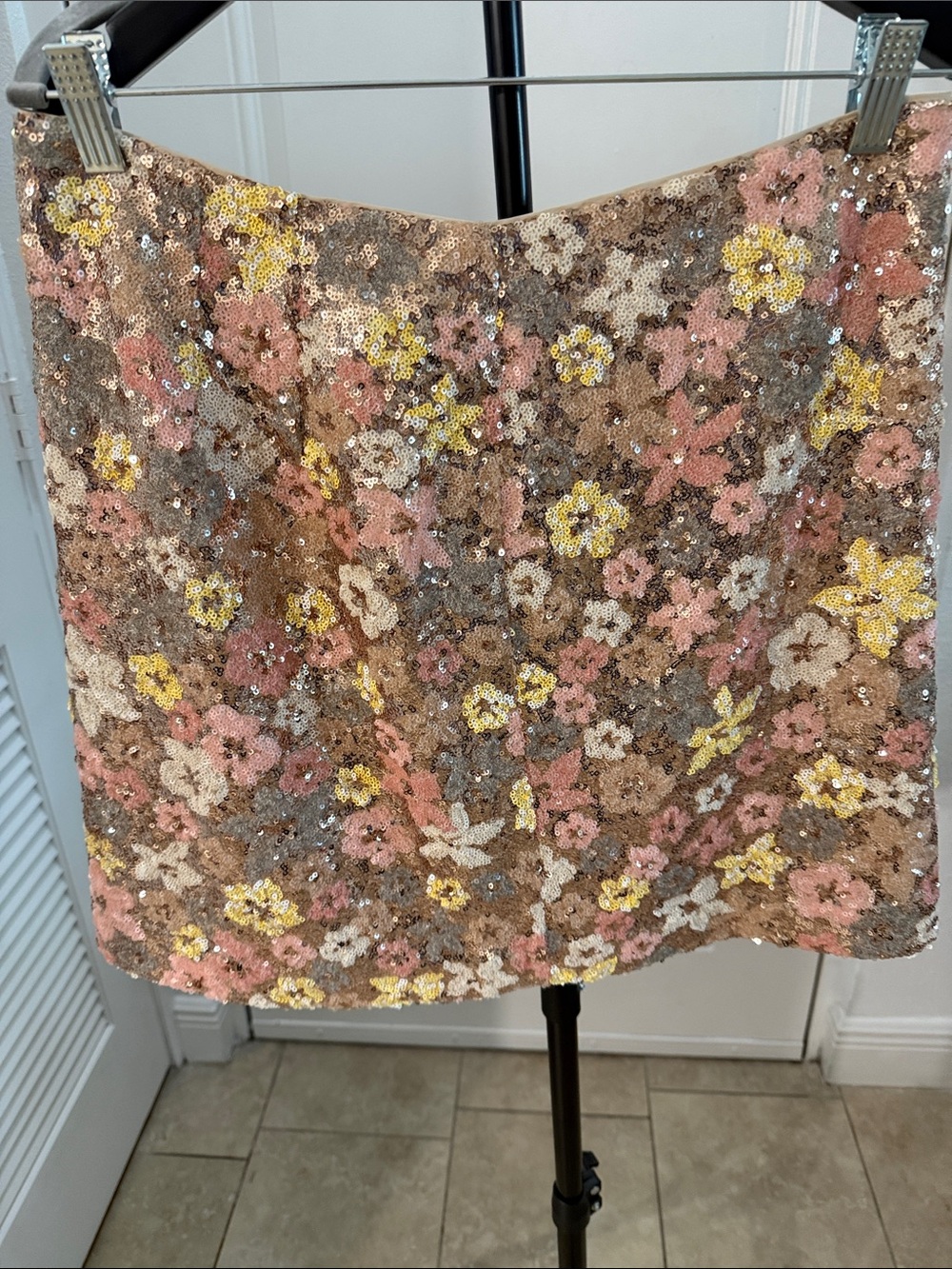 LOFT flower  Beige/Tan sequin skirt